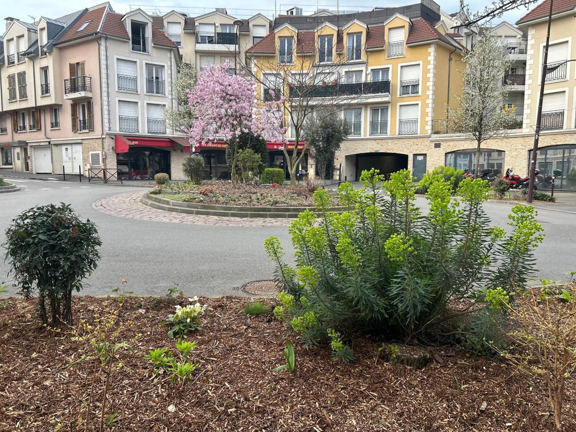 Studio Spacieux 4 Personnes Avec Terrasse Privee & Bureau - Gare A 4Min, Paris En 30Min Villiers-sur-Marne Exterior photo